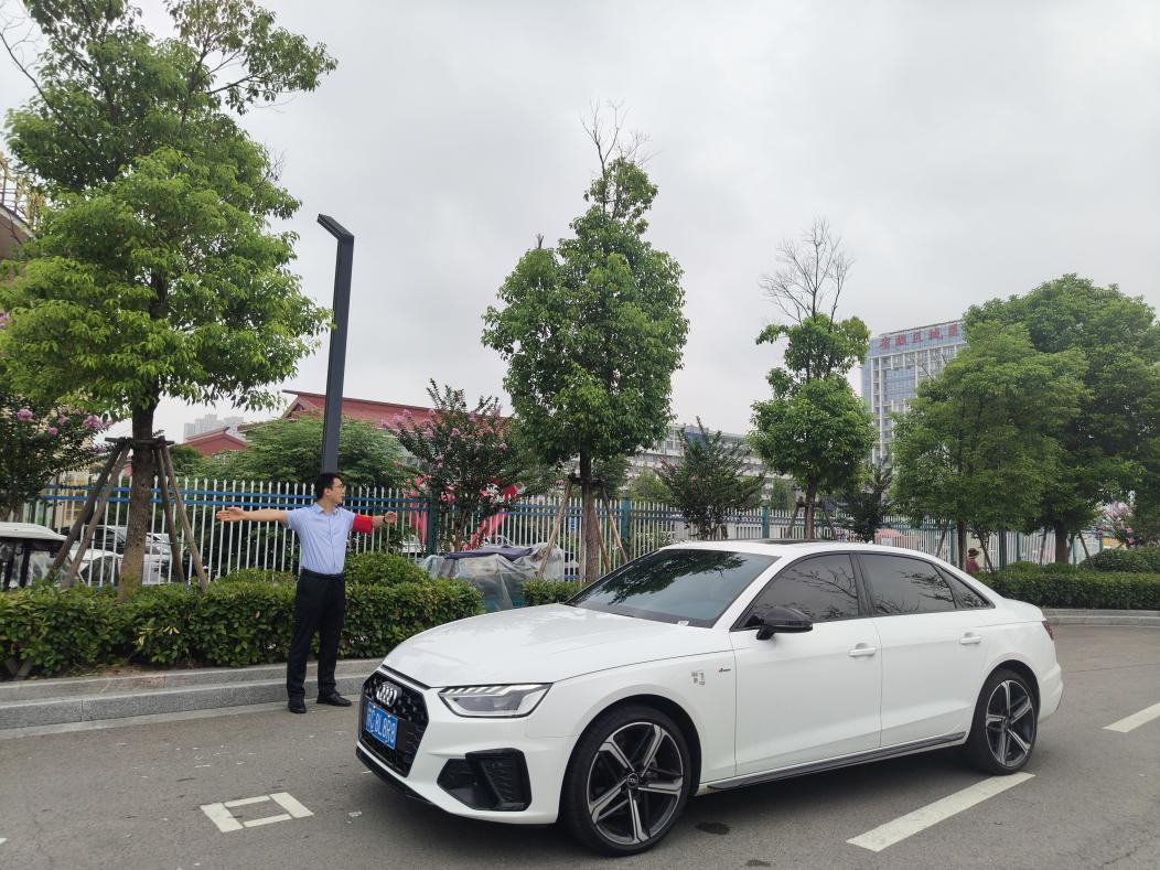 停車有我，爭(zhēng)當(dāng)先鋒